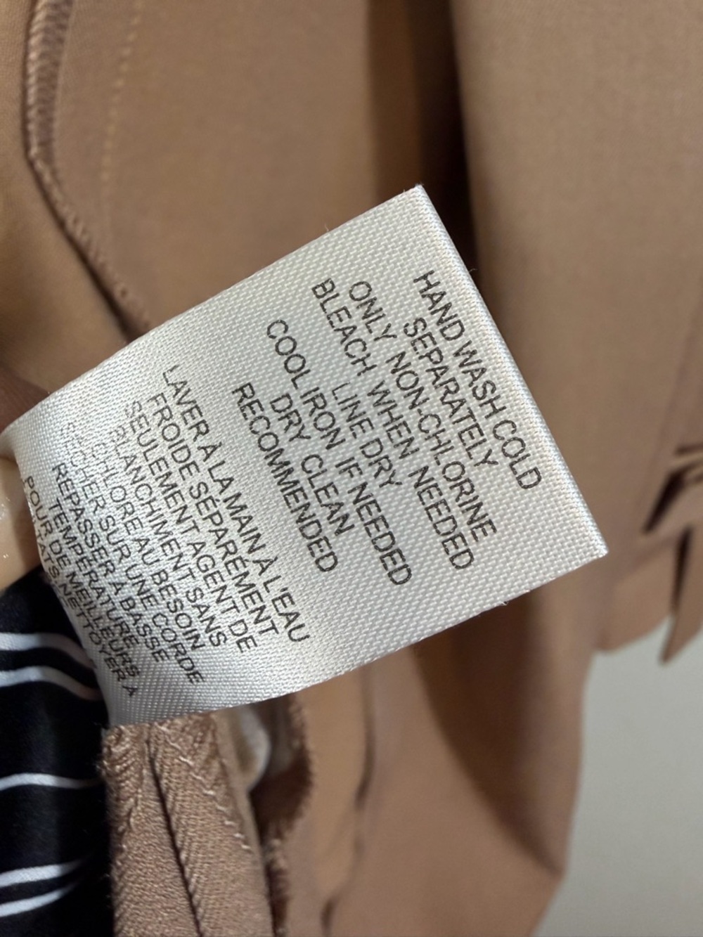 Classic Trench Coat Size M DR2 Tan Notched Lapel Bow Cuff Chic Spring Minimalist - Picture 7 of 10